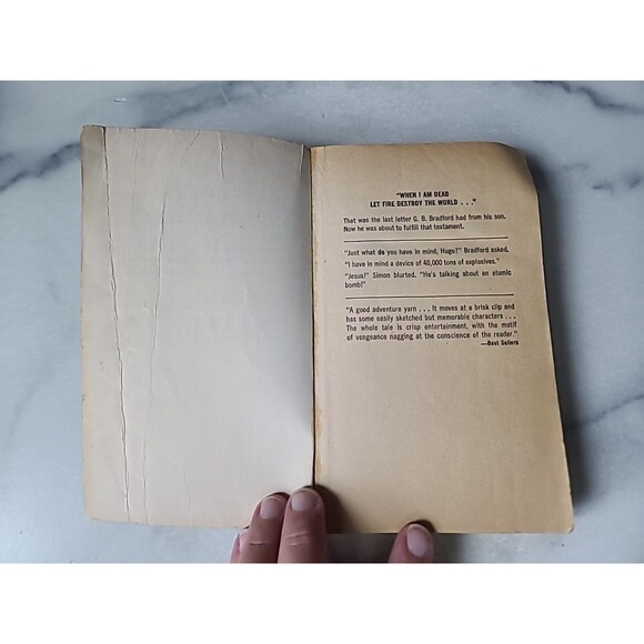 The Black Gold Of Malaverde By Richard L. Graves Paperback - Picture 2 of 10